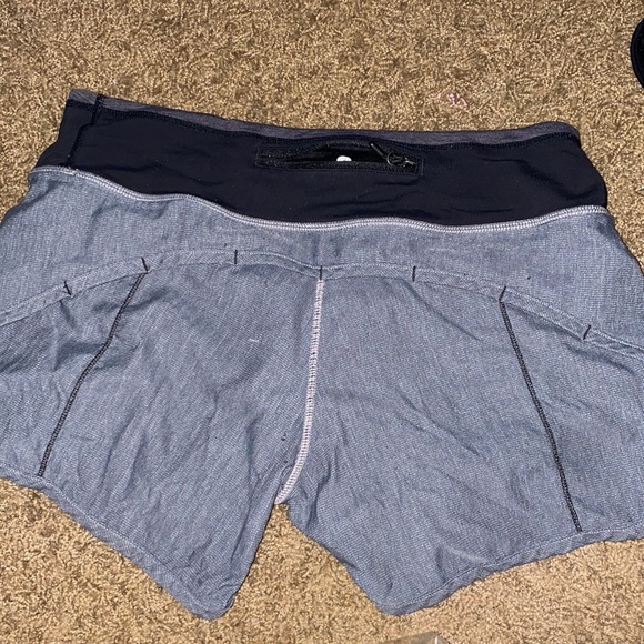 GREY LULULEMON SPEED UPS 4”// SIZE 4 - Picture 2 of 6